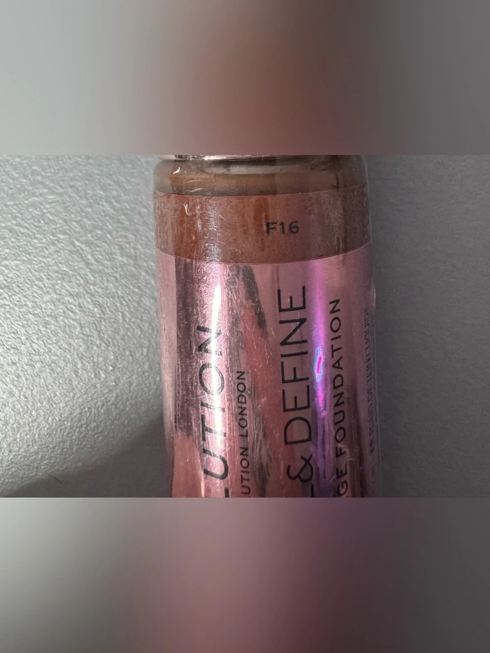 Makeup Revolution Conceal & Define Full Coverage Foundation F16 Warm Tan